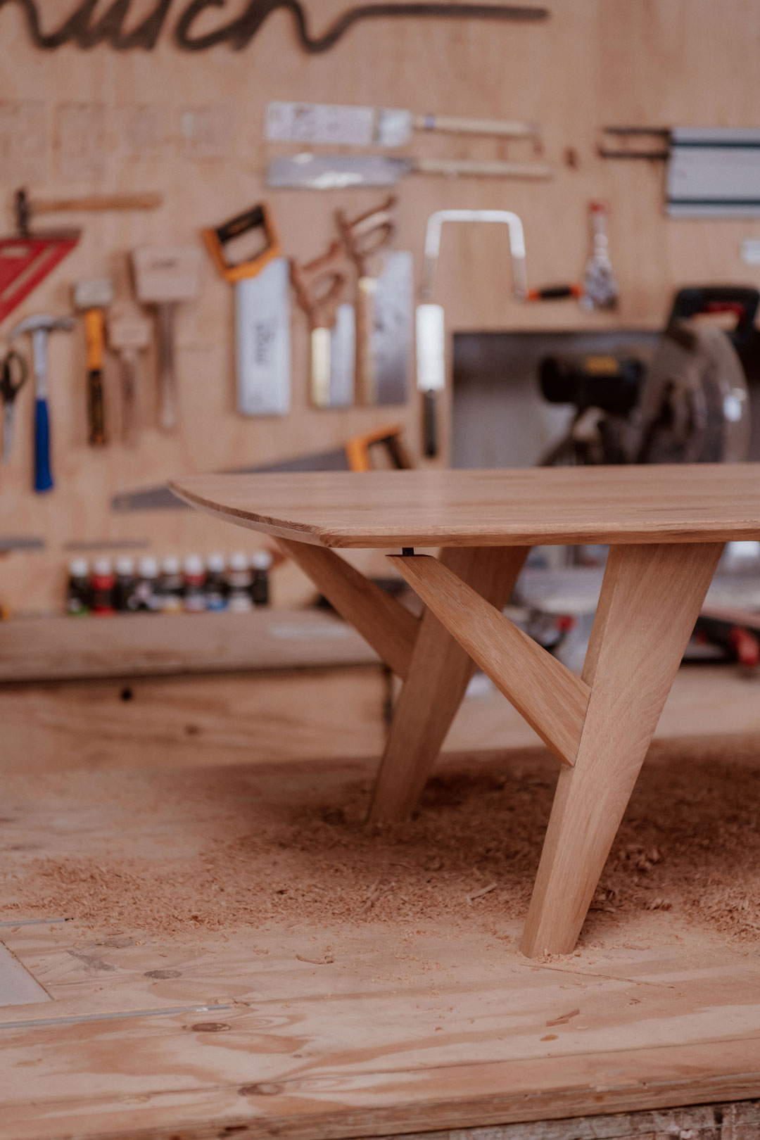 Kaareva coffee table design by Hutch Custom. Wood table finished with Osmo Polyx®-Oil 3044 Raw